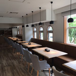 ベーカリー＆カフェ 南西の風 - 店内