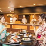 回転展望レストラン 東風と海 - 旬の食材をお客様の目の前で調理いたします。