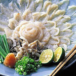 Ryoutei Amisada - 夏は「ハモ鍋」、冬は「フグ」、地元ならではの「近江牛しゃぶしゃぶ」や「鴨鍋」など年間を通じて、絶品の鍋をご提案いたします