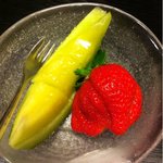 安加 - 果物。非常に甘い。