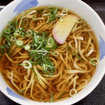 和吉 - 温かいそば麺大盛り