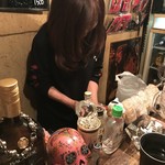 河内カルメン - おにぎり制作中