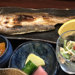 Shunsai Wadokoro Negishi - かますがドーンと、右の小鉢は青菜と揚げのマヨネーズ和え