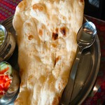 Indian Dinning Cafe Mataa - ナンでっかい！！