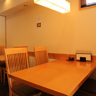 Enjoy a leisurely meal in a restaurant where you can feel the warmth of wood.