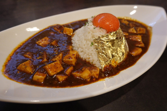 写真 豚骨黒カレー Mecha 桃谷 カレーライス 食べログ