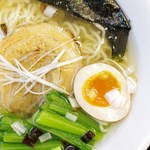 登竜門 - ホタテが香る塩そば（中細麺） 