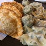 북촌손만두 - 盛り合わせ餃子