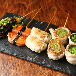 A wide variety of creative Grilled skewer grilled on an iron plate