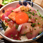 めしの助 - 海鮮丼(大)