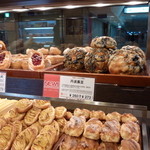 サンドッグイン神戸屋 - 黒豆パン