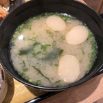 金から亭 - お麩とワカメの味噌汁