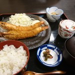 日本料理 黒潮 - ジャンボエビフライ定食