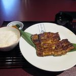 うなぎ仁 - 暫く待つと注文した蒲焼膳（上）３２００円の出来上がりです。