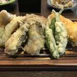 Hiroshimanosakedokorootamaya - 天ぷらの盛り合わせ！野菜、牡蠣、コイワシ