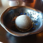 なだ万 - 黒胡麻アイス