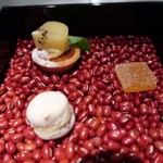 ソーニ・ディ・ソーニ - 小豆の上に