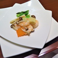 中国料理 梨杏 - 海老と取り合わせ野菜の炒め