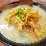 赤城屋 - ネギ味噌ラーメン830円！