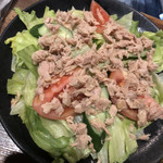 大海 - ツナサラダ  430円
ドレッシングは4種 青じそ、シーザー、和風、ごま   