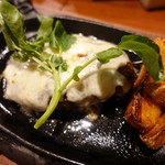 Revo - 黒バーグステーキ　チーズのせ