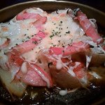 リスタネーラ - ソーセージとチーズのグリル物