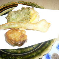 麻布 かどわき - 上のはからすみを大葉で包んであげたもの