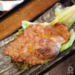 越後屋亀丸 - 豚肩ロース焼き　１枚丸々で登場しました