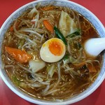 紅一点 - 紅一点麺 886円。