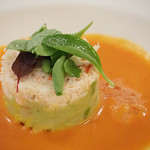 S.S.コロンビア・ダイニングルーム - ズワイガニとアボカドのサラダ、ガスパチョ仕立て