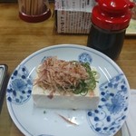 伊勢屋酒店 - 冷奴。