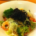 Deni Zu - 海老とひじきの冬野菜サラダ  セットで３５０円
