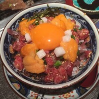 李昇 本館 - 2019年6月時点  「うにちらし¥1.620」は通常のお茶碗サイズでびっくり！少な過ぎ！