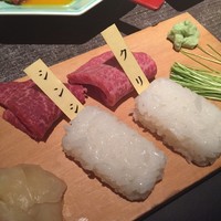 李昇 本館 - 2019年6月時点  炙り肉寿司2貫¥800は自分で炙って食す！