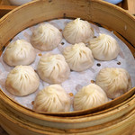京鼎小館 - 蟹粉小包（カニミソ小籠包）
