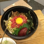 万両 - ユッケ入り石焼きビビンバ❗️