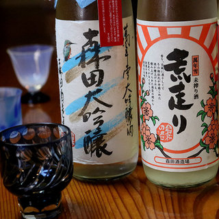備齊了從全國各地的酒窖中嚴格挑選的日本酒和燒酒。