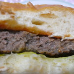 110521110 - 旨みがあふれろハンバーガーです