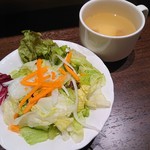 いきなりステーキ - ランチセットのサラダとスープ