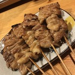 もつ焼・煮込み 河内屋 駅前店 - シロ焼き