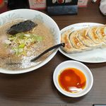 珍来 - 久々に「珍来六町店」で注文したのは「こってりラーメン」700円と「餃子」380円。