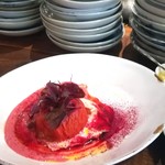 ブリコラージュ ブレッド アンド カンパニー ダイニング・カフェ - ”露地栽培トマトのまるごとローストエコファームアサノさんのルバーブソース”