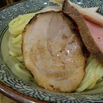 煮干し中華そば 一剣 - バラロール炙り