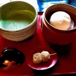 茶寮 風花 - 抹茶せっと
            うさぎさんのお饅頭、可愛かったです
            貝殻の器がとても綺麗✨