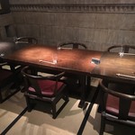 Maru - 個室は畳にテーブルと椅子のレイアウト