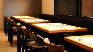 Teppanyakiokonoomiyakimaenaka - テーブル