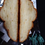 モンペリエ - 料理写真:クロワッサン112円　断面