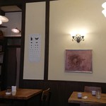 petit marche & ぷちまるカフェ - 【店内の雰囲気】
            これではあまり伝わりませんが、どこかレトロで素敵な雰囲気でした。