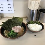 武蔵家 - のり増しラーメン 並＋サービスライス