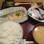 Uonoya - サバの味噌煮とお刺身ランチ  850円